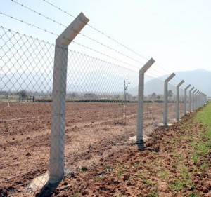 tarla beton direkli tel çit